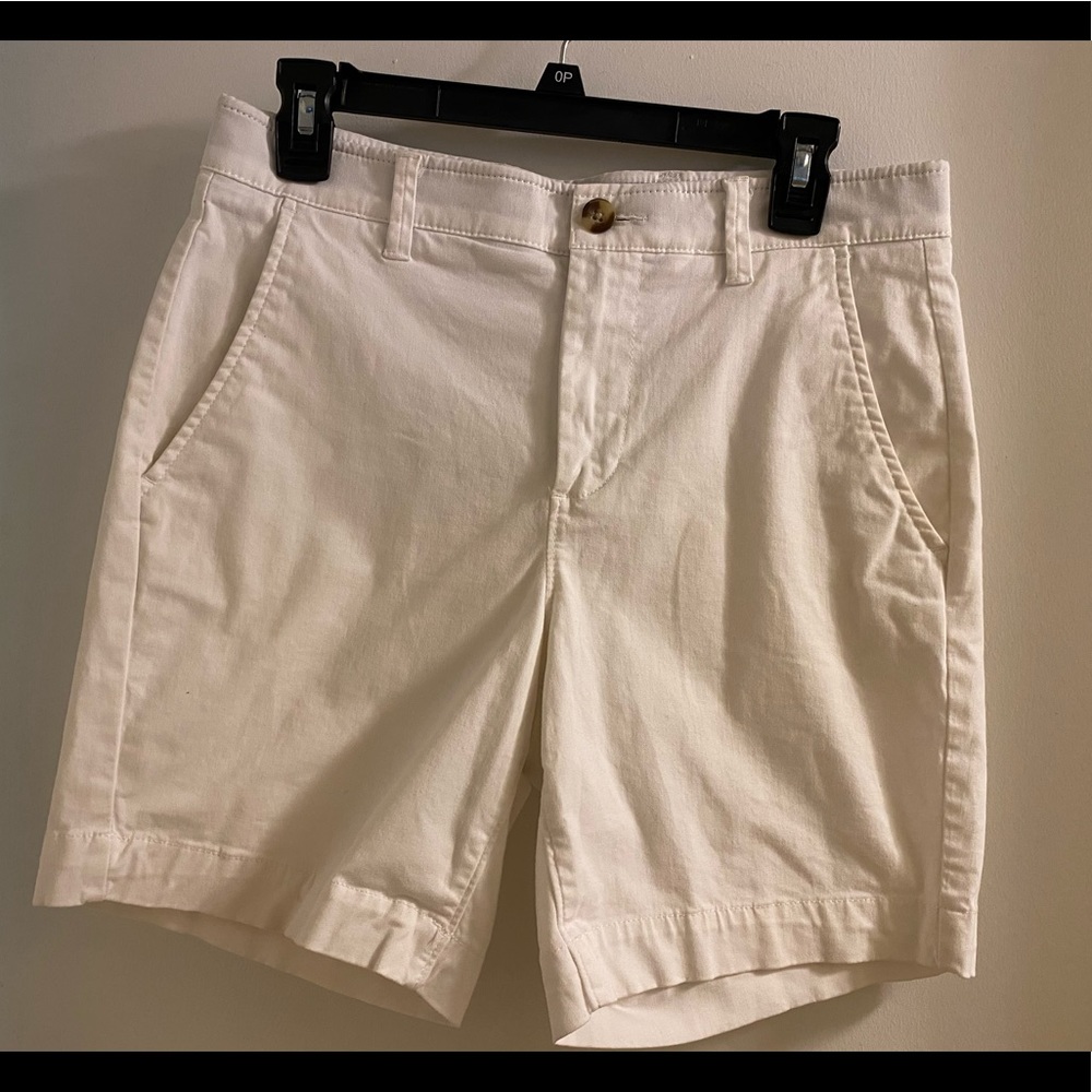 White Crown & Ivy golf shorts